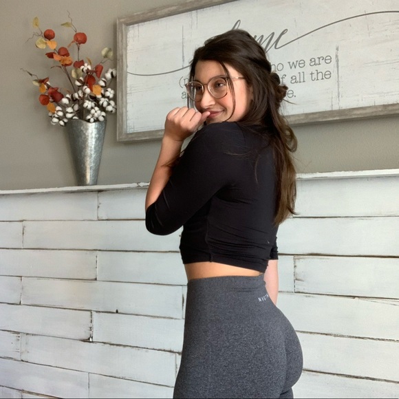 💛 - Picture 1 of 4